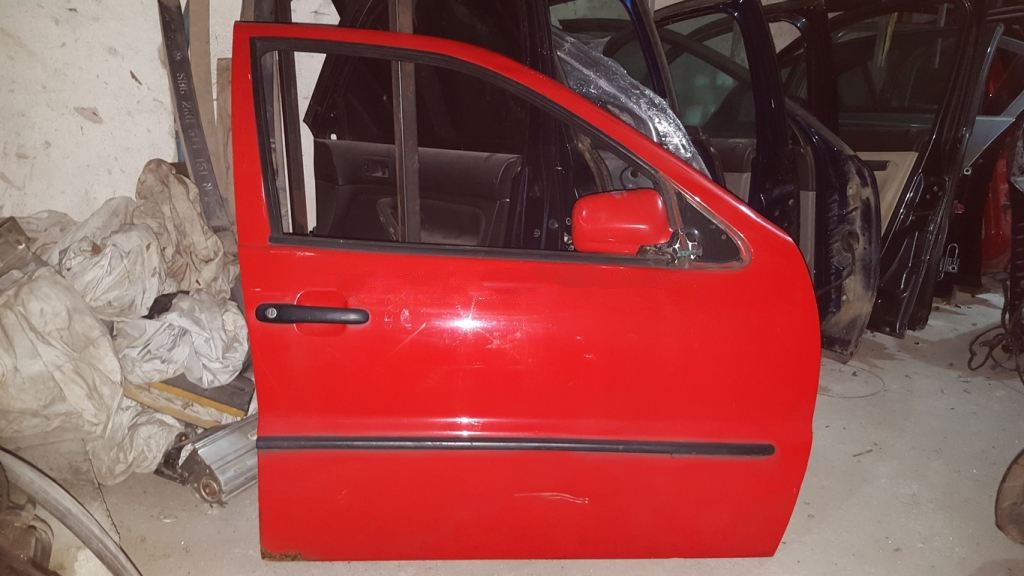 Volkswagen Polo Sağ Ön Kapı Kırmızı 1997-2001 Çıkma